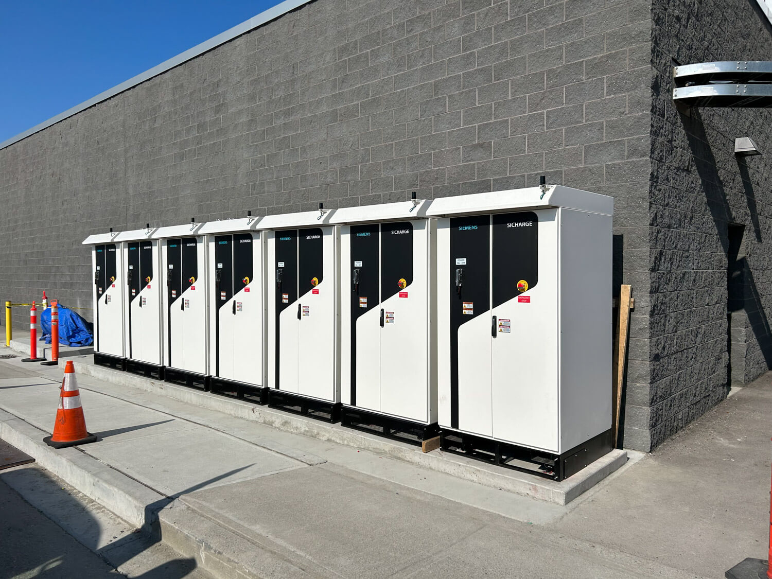 TransLink Battery Electric Buses: Hamilton Transit Centre and 22nd Street Station
